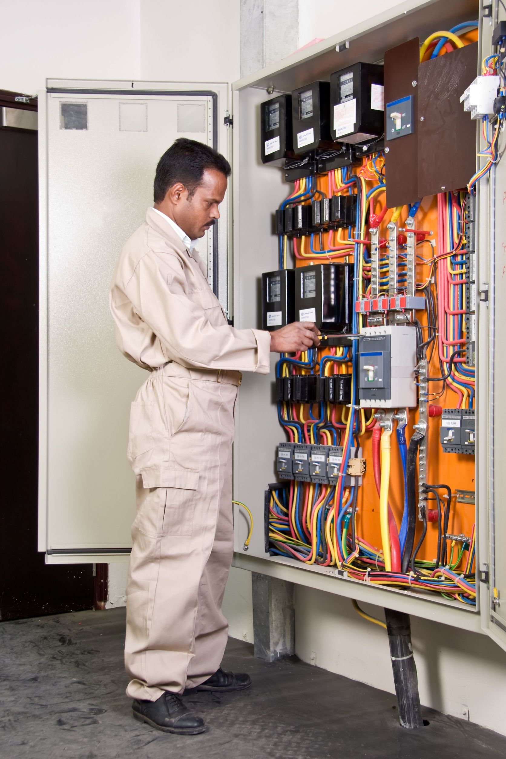 3 Industries That Can Benefit From Industrial Electrical Services in St Louis MO