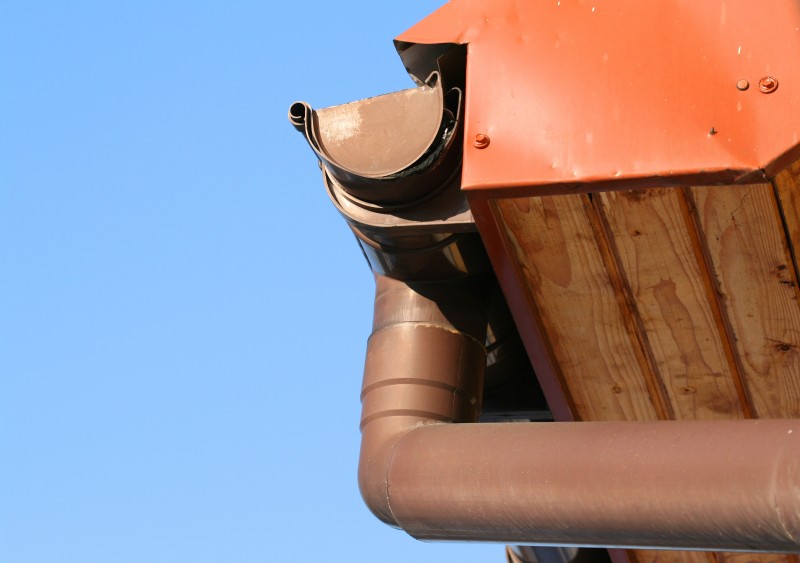 Choose the Right Gutter Guards in Connecticut to Keep Gutters Flowing Freely