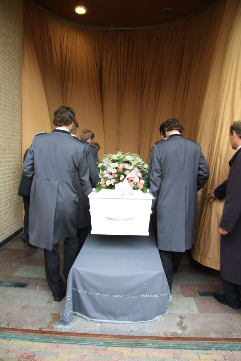 How Professionals Simplify Funeral Arrangements in Deland, FL