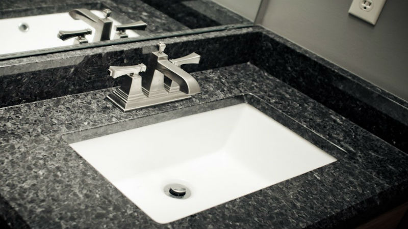 Should You Choose Engineered Stone, Granite or Solid Surface Countertops?