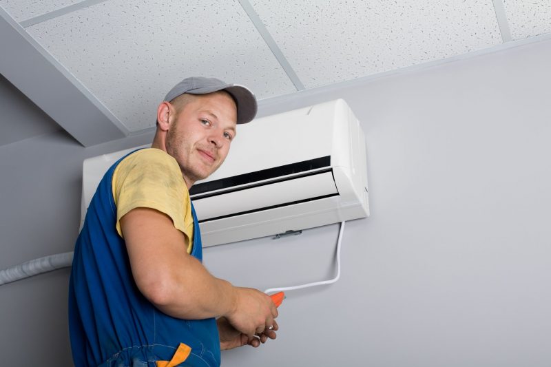 The signs of when to call an AC repair specialist