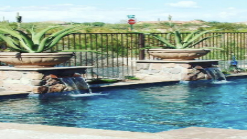 4 Reasons to Hire Pool Remodeling Experts