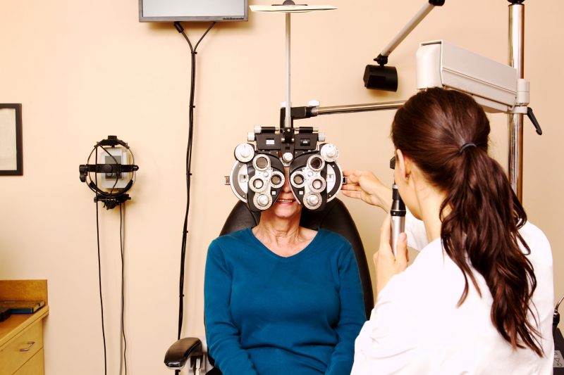 When to Visit an Optometrist in Smyrna, TN?